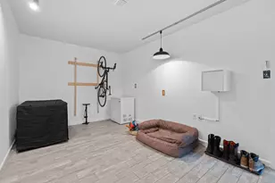 8801 Redfield Ln, Austin, TX 78758 - Photo 18