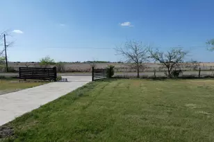 3947 Co Rd 210, Bertram, TX 78605 - Photo 22