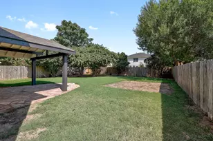 709 Los Robles Rd, Leander, TX 78641 - Photo 4