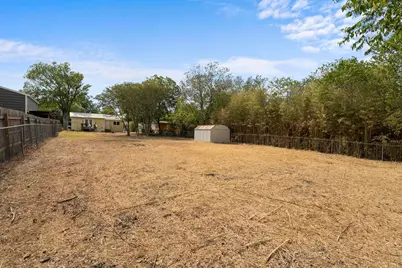 1614 N Lynn Street, Taylor, TX 76574 - Photo 16