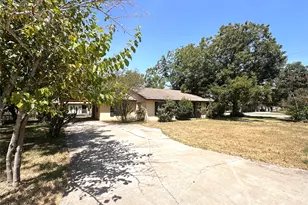 400 Sun Bonnet Dr, Buda, TX 78610 - Photo 2