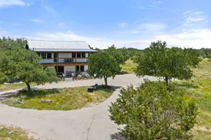 784 River View Dr, Johnson City, TX 78636 - Photo 2