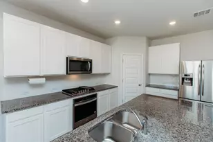 205 Northview Ln, Georgetown, TX 78628 - Photo 6