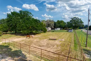 3269 Acr153, Palestine, TX 75801 - Photo 34