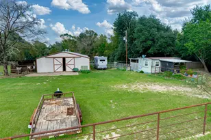 3269 Acr153, Palestine, TX 75801 - Photo 36