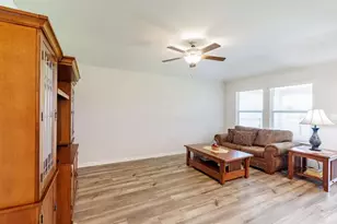 17621 Fairbridge Ln, Manor, TX 78653 - Photo 4