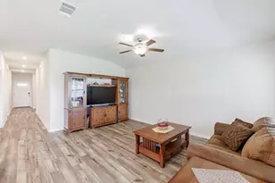 17621 Fairbridge Ln, Manor, TX 78653 - Photo 4