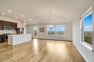 309 Chickasaw Ln, Hutto, TX 78634 - Photo 4