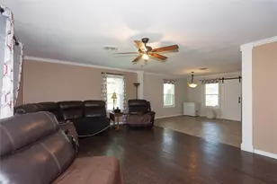 1212 Lake Terrace Dr, Elgin, TX 78621 - Photo 4