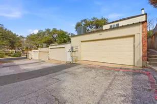 6631 Valleyside Rd, Austin, TX 78731 - Photo 30