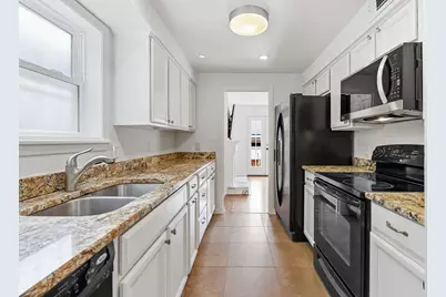 6631 Valleyside Road, Austin, TX 78731 - Photo 10