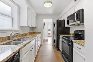 6631 Valleyside Rd, Austin, TX 78731 - Photo 10