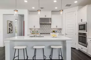 8205 Silhouette St, Austin, TX 78744 - Photo 10