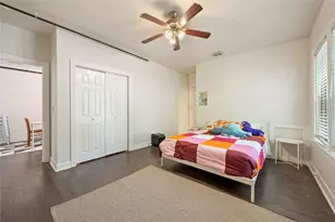 201 W 31st St, Austin, TX 78705 - Photo 8