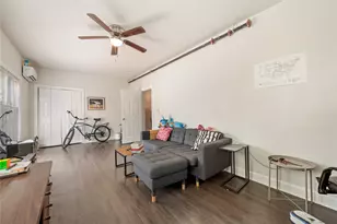 201 W 31st St, Austin, TX 78705 - Photo 6
