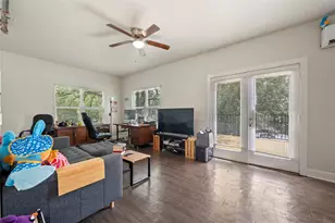 201 W 31st St, Austin, TX 78705 - Photo 4