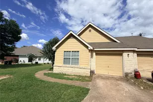 2904 Whisper Oaks Ln, Georgetown, TX 78628 - Photo 2
