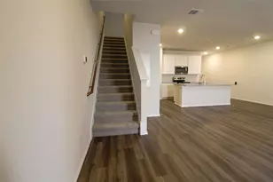 12810 Siena Vlg Ln, Buda, TX 78610 - Photo 10