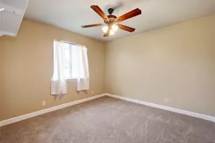 136 Holmstrom St, Hutto, TX 78634 - Photo 20