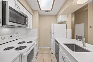 2706 Salado St, Austin, TX 78705 - Photo 12