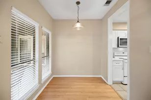 2706 Salado St, Austin, TX 78705 - Photo 10