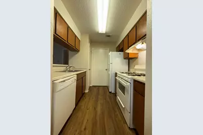 12812 Tomanet Trail #B, Austin, TX 78727 - Photo 14