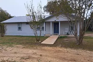 111 Hillview Ln, Burnet, TX 78611 - Photo 2