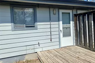 400 Swanee Dr, Austin, TX 78752 - Photo 2