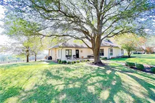 1707 Clubhouse Hill Dr, Spicewood, TX 78669 - Photo 2