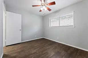 406 E 30th St, Austin, TX 78705 - Photo 12