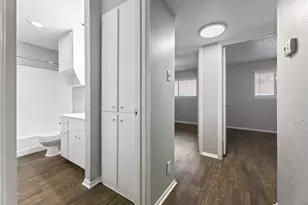 406 E 30th St, Austin, TX 78705 - Photo 4