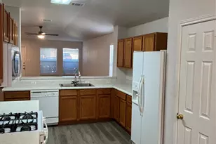 127 Salado Dr, Kyle, TX 78640 - Photo 8