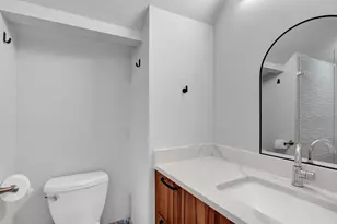 1914 E 8th St, Austin, TX 78702 - Photo 32
