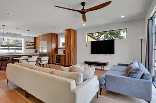 1914 E 8th St, Austin, TX 78702 - Photo 12