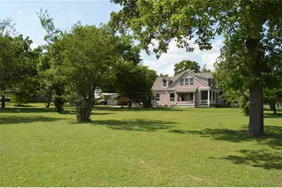 3202 N Travis, Cameron, TX 76520 - Photo 2