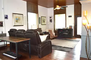 3202 N Travis, Cameron, TX 76520 - Photo 8