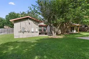 13215 Woodthorpe St, Austin, TX 78729 - Photo 24