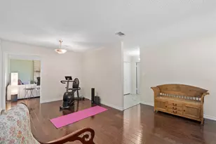 13215 Woodthorpe St, Austin, TX 78729 - Photo 6