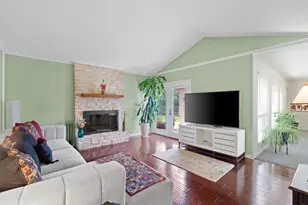 13215 Woodthorpe St, Austin, TX 78729 - Photo 4