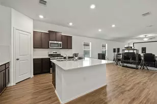 11813 Roscommon Trl, Austin, TX 78754 - Photo 2