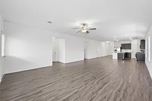 11813 Roscommon Trl, Austin, TX 78754 - Photo 14