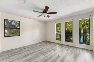 2105 Mildred Dr, Taylor, TX 76574 - Photo 14