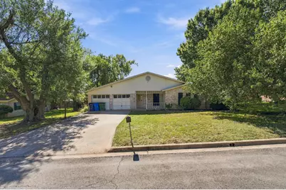 2105 Mildred Drive, Taylor, TX 76574 - Photo 4