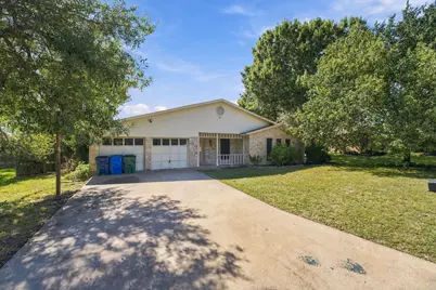 2105 Mildred Drive, Taylor, TX 76574 - Photo 2