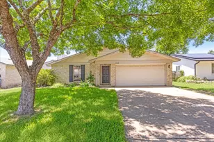 11104 Applewood Dr, Austin, TX 78758 - Photo 1