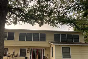 120 Center Creek Dr, Floresville, TX 78114 - Photo 2