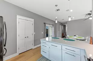 1801 Pequeno St, Austin, TX 78757 - Photo 12