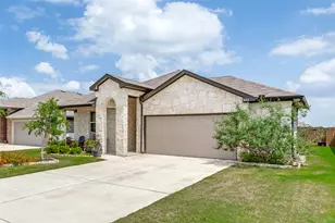 822 Pease River Wy, Hutto, TX 78634 - Photo 2
