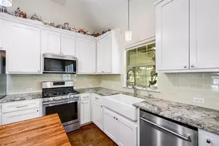 10105 Little Creek Cir, Dripping Springs, TX 78620 - Photo 4