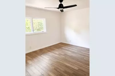302 Meadow Creek Drive, Pflugerville, TX 78660 - Photo 16